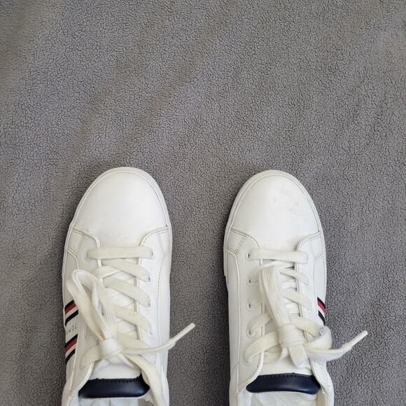 TOMMY HILFIGER LENDON Sneaker Womens 9M White Leather Red Blue Logo 5970720 - Picture 13 of 15